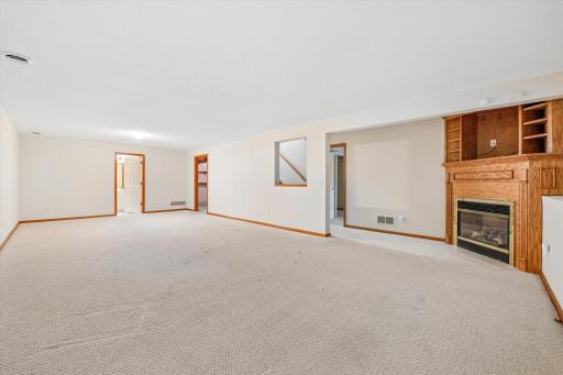 13048 Falcons Way, Savage, MN 55378