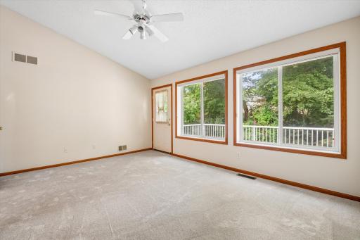 13048 Falcons Way, Savage, MN 55378