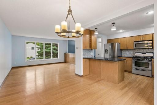 11315 40th Avenue N, Plymouth, MN 55441