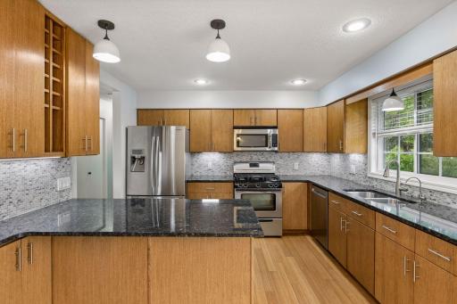 11315 40th Avenue N, Plymouth, MN 55441