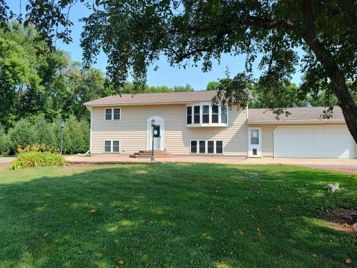78772 290th Street, Madelia, MN 56062