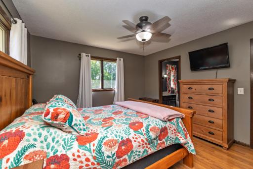 906 10th Street S, Benson, MN 56215