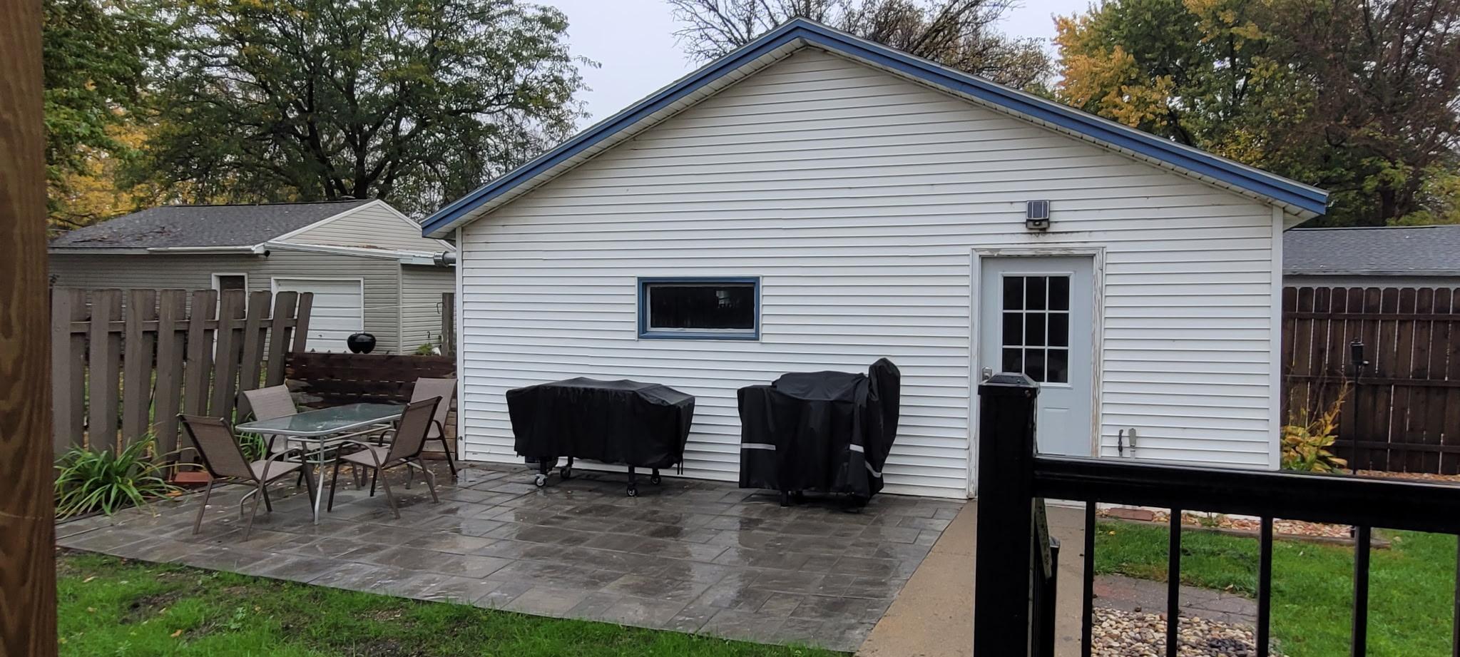 Brand new patio paver patio area.