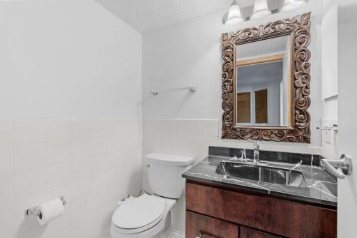 1/2 Bath