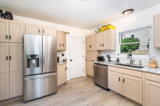 4125 W 6th Street, Duluth, MN 55807