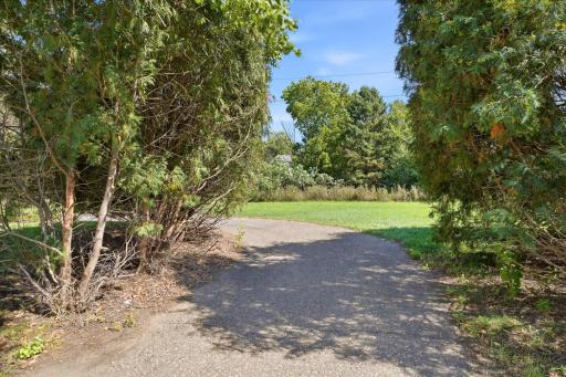 8994 92nd Street S, Cottage Grove, MN 55016