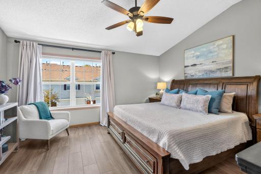 10-web-or-mls-4360 Empress Drive - Timothy Sheehan - Keller Williams - FRAMElogic.media 7.jpg