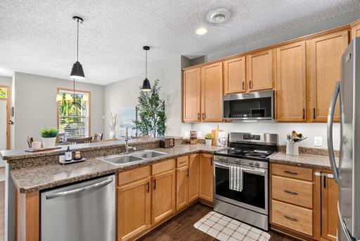 27-web-or-mls-4360 Empress Drive - Timothy Sheehan - Keller Williams - FRAMElogic.media 24.jpg