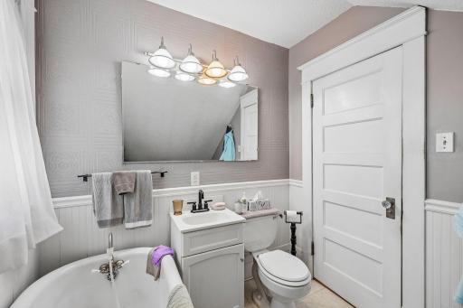 28-web-or-mls-Simpson St-S0409-028.jpg