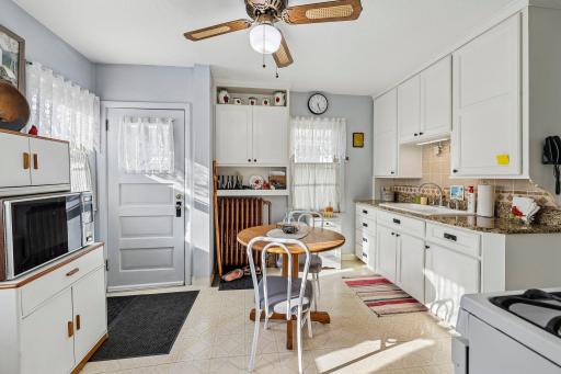 15-web-or-mls-Simpson St-S0409-015.jpg