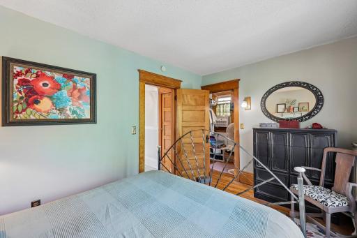 22-web-or-mls-Simpson St-S0409-022.jpg