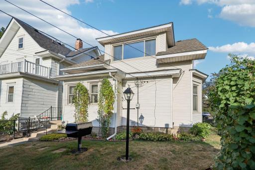 41-web-or-mls-Simpson St-S0409-041.jpg