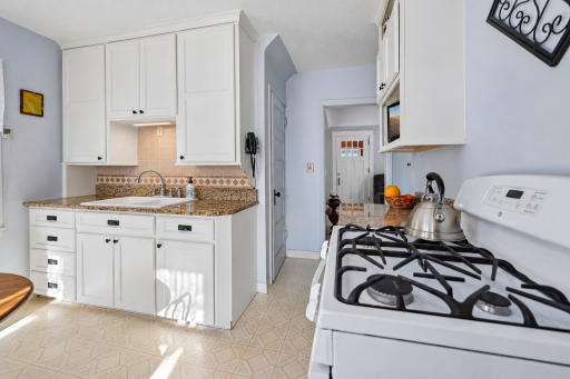 655 Simpson Street, Saint Paul, MN 55104