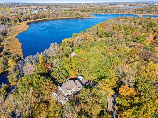 Welcome home! Incredible 4bd/4ba North Oaks home situated near Deep and Pleasant Lake in the award winning MV School District. Updates galore and move-in ready.