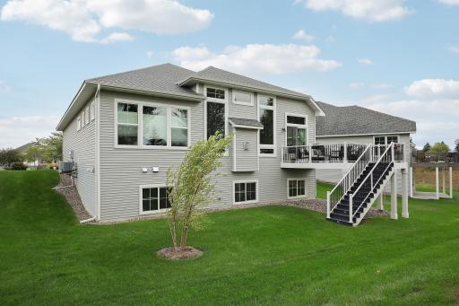 9082-Jade-Circle-North-Lake-Elmo-MN-55042-60.jpg