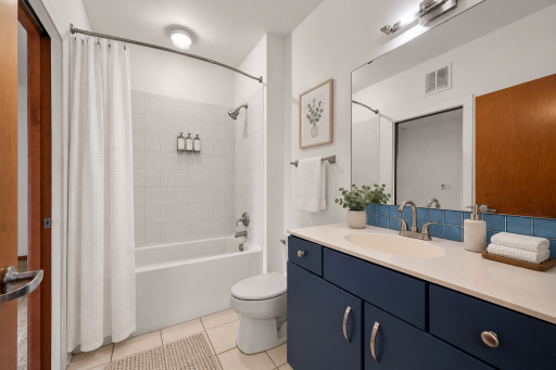 15 E Franklin Avenue, 210, Minneapolis, MN 55404