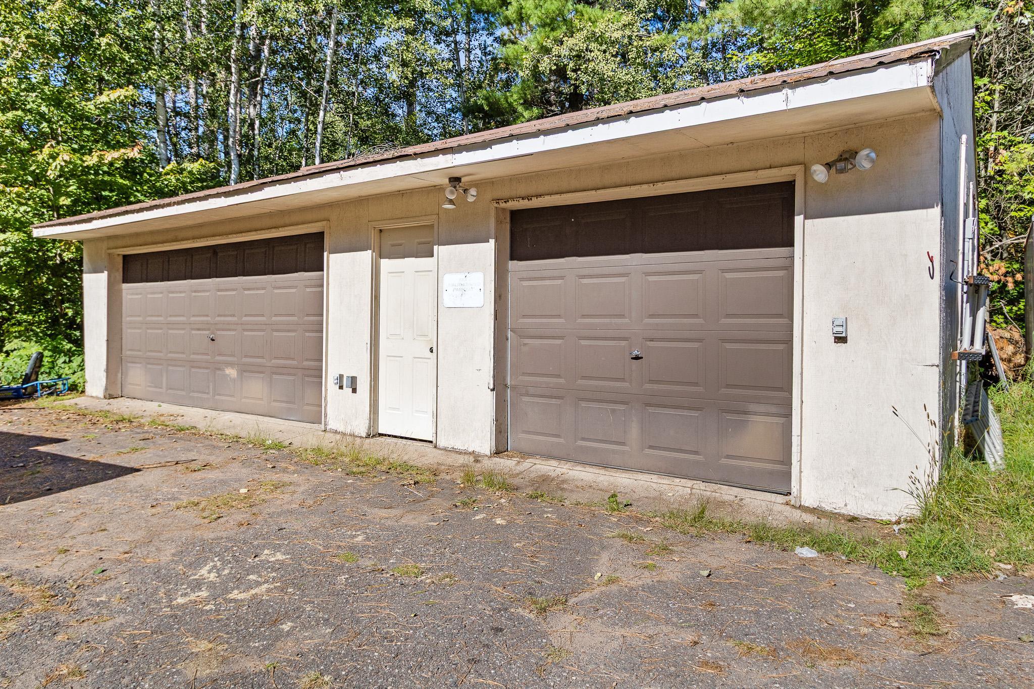 Detached Garage
