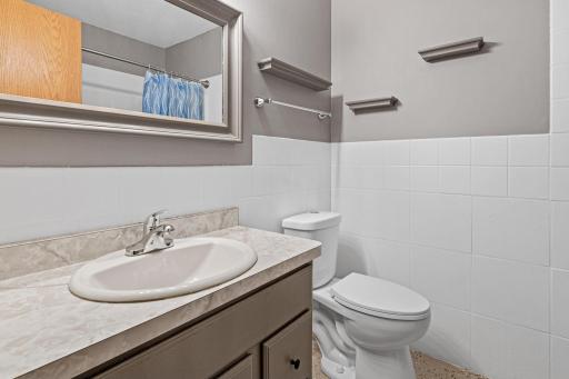 upstairs full bathroom from hallway to the 3 bedrooms upstairs