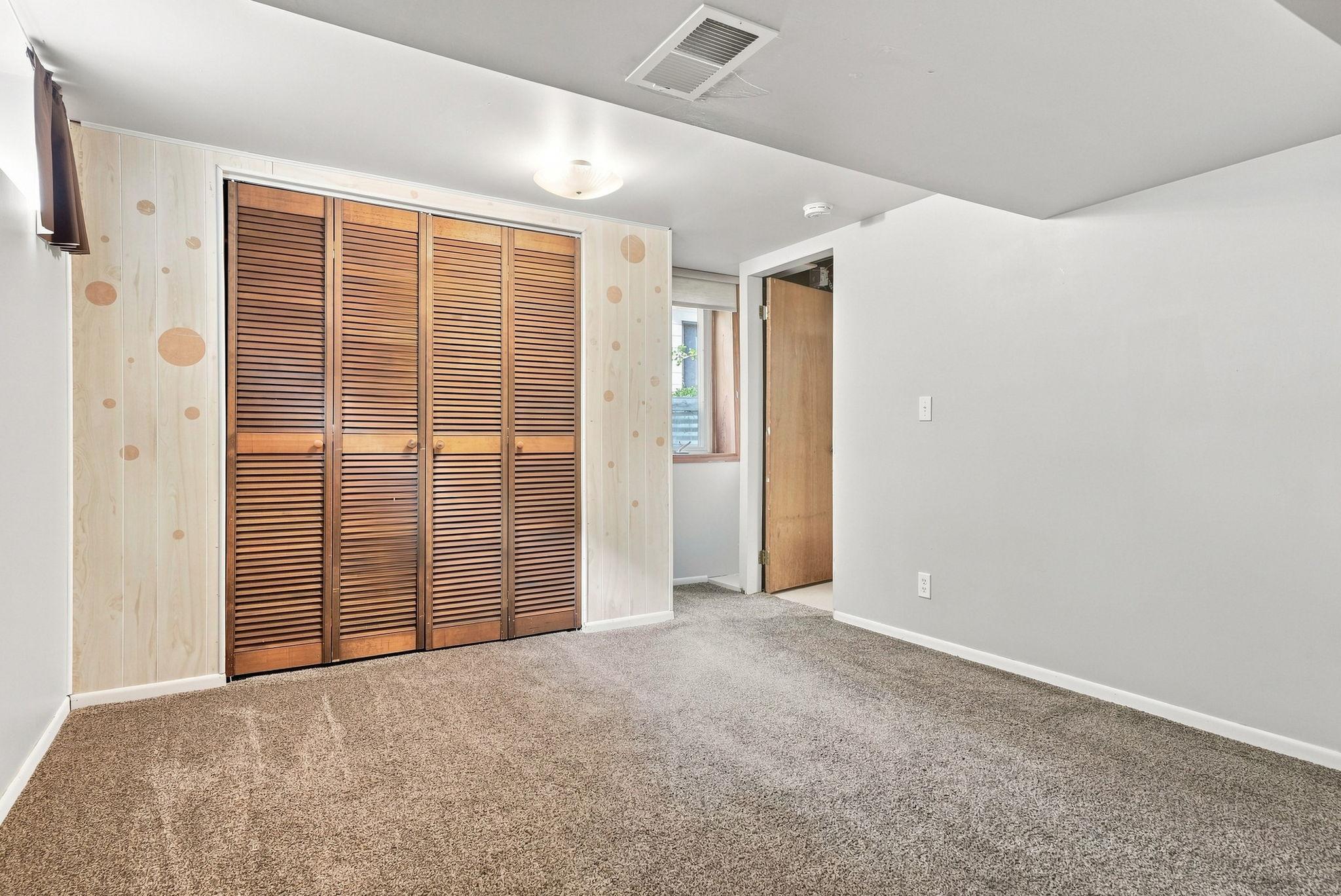 46-web-or-mls-12_Ave_NE_08495.jpg