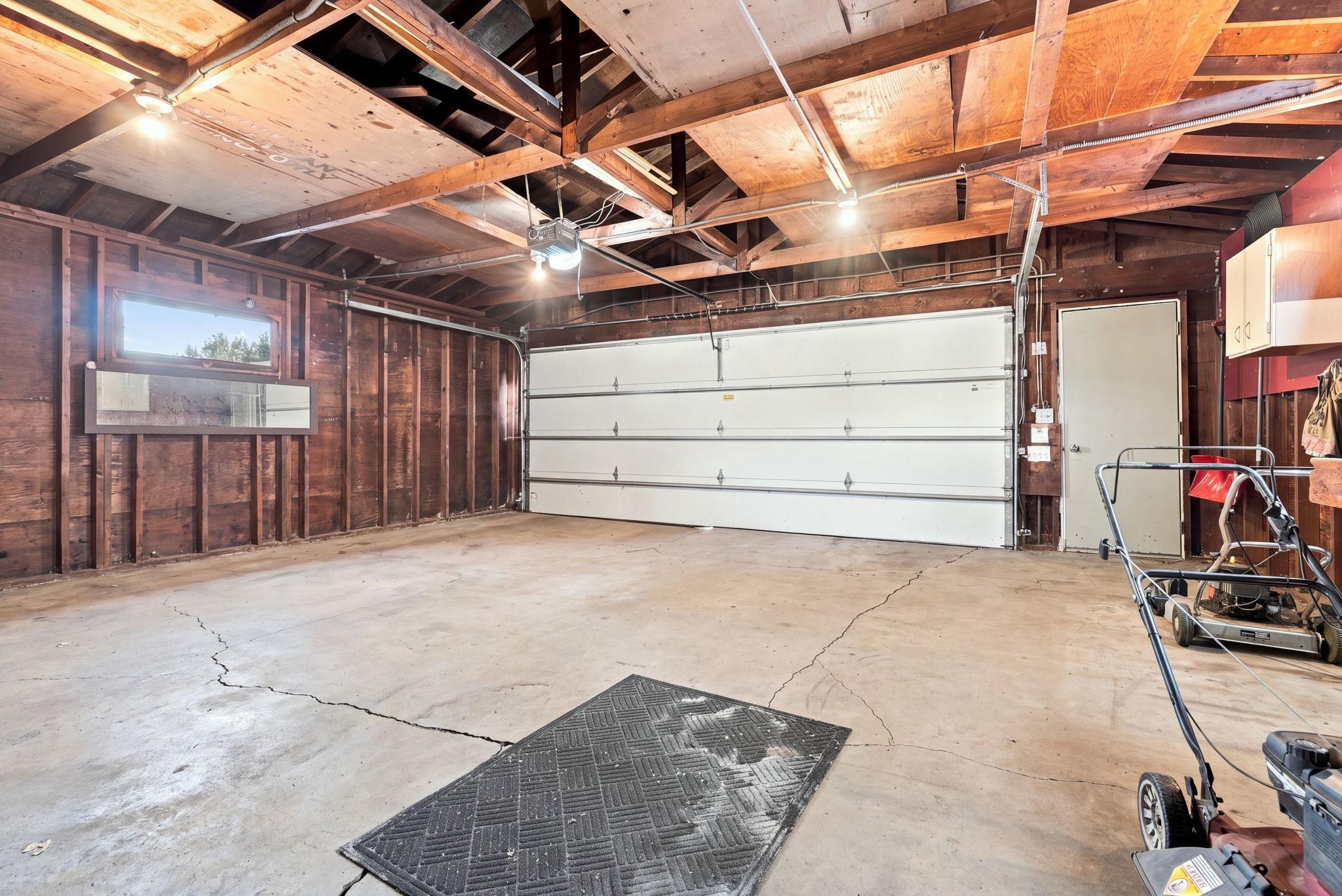 55-web-or-mls-12_Ave_NE_08555.jpg