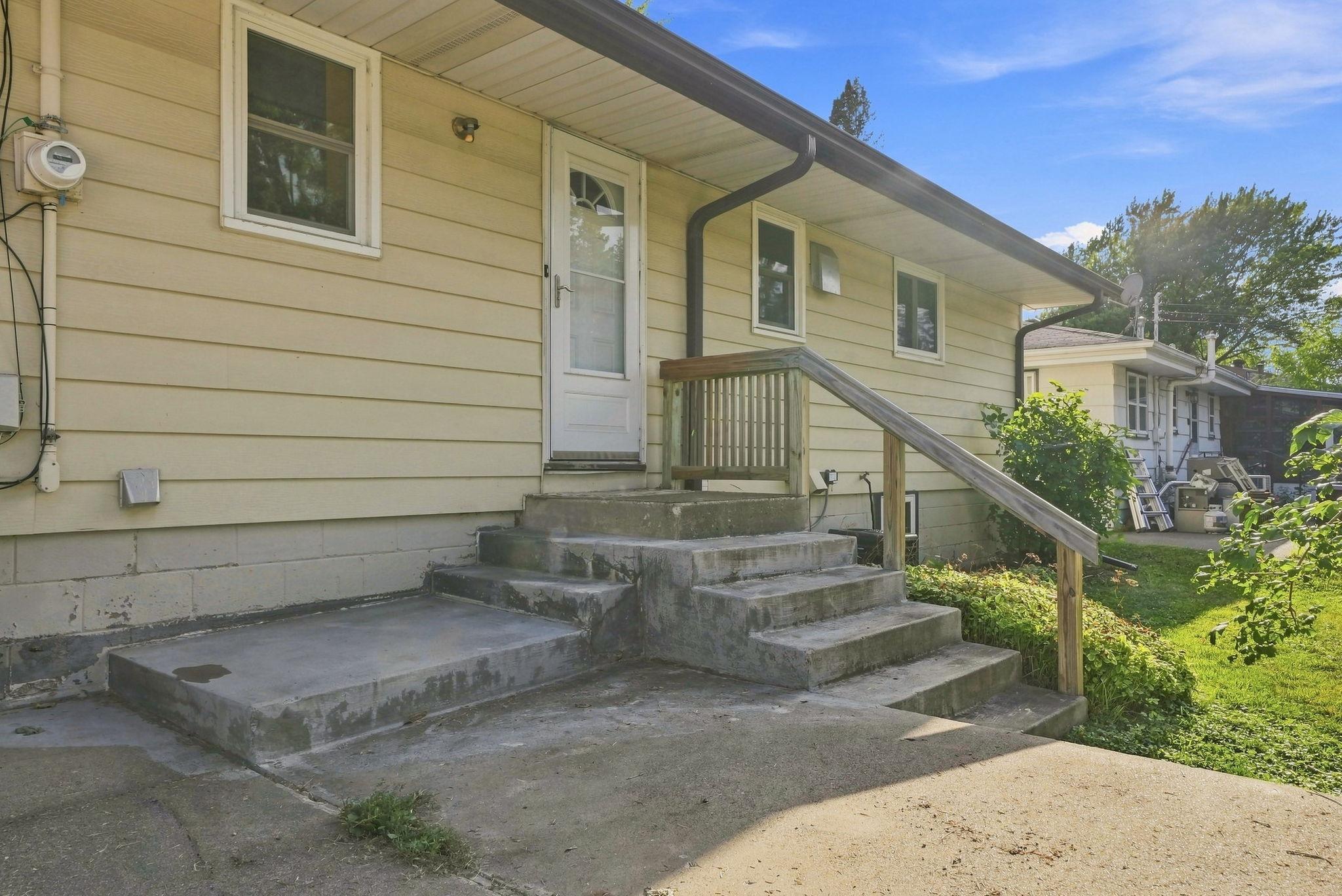 56-web-or-mls-12_Ave_NE_08550.jpg