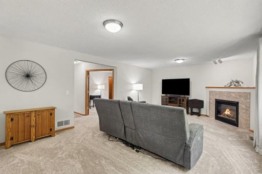 14901 Hillside Trail, Savage, MN 55378