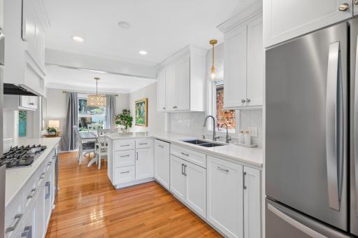 1371 Eleanor Avenue, Saint Paul, MN 55116