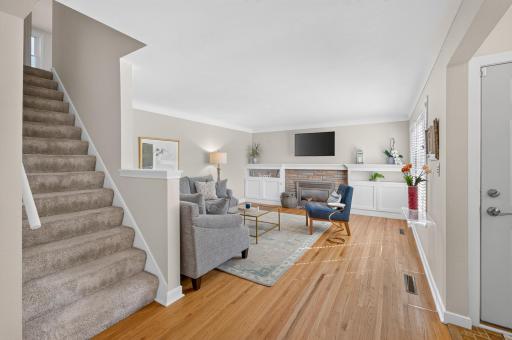 1371 Eleanor Avenue, Saint Paul, MN 55116