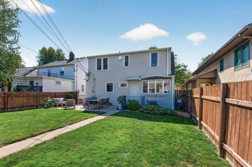 1371 Eleanor Avenue, Saint Paul, MN 55116