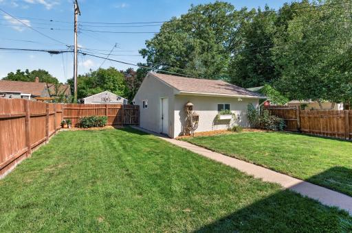 1371 Eleanor Avenue, Saint Paul, MN 55116