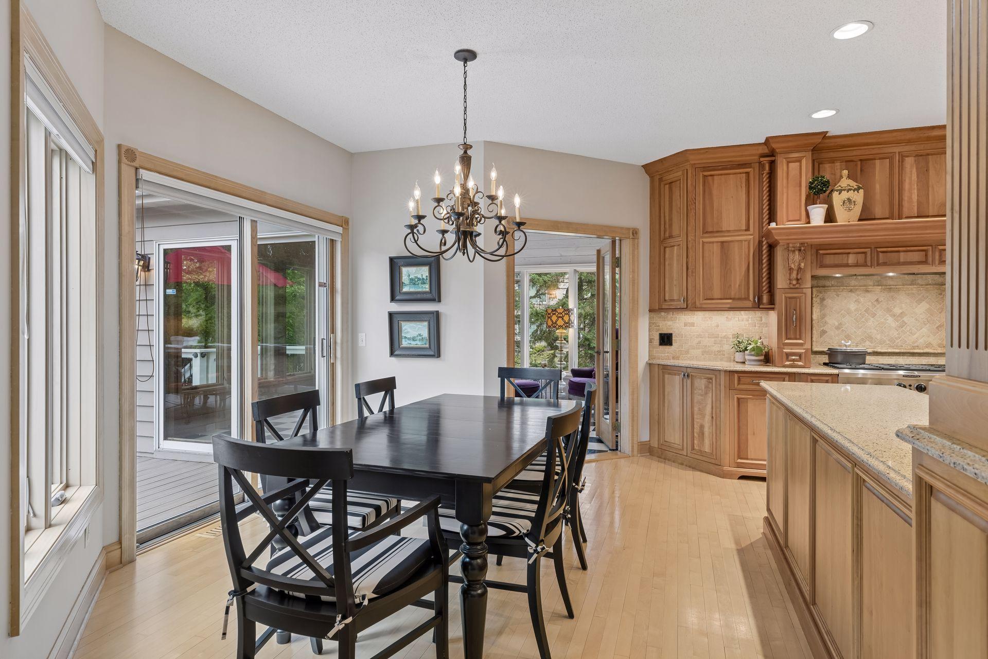 Eat in ktichen space and Patio doors to deck