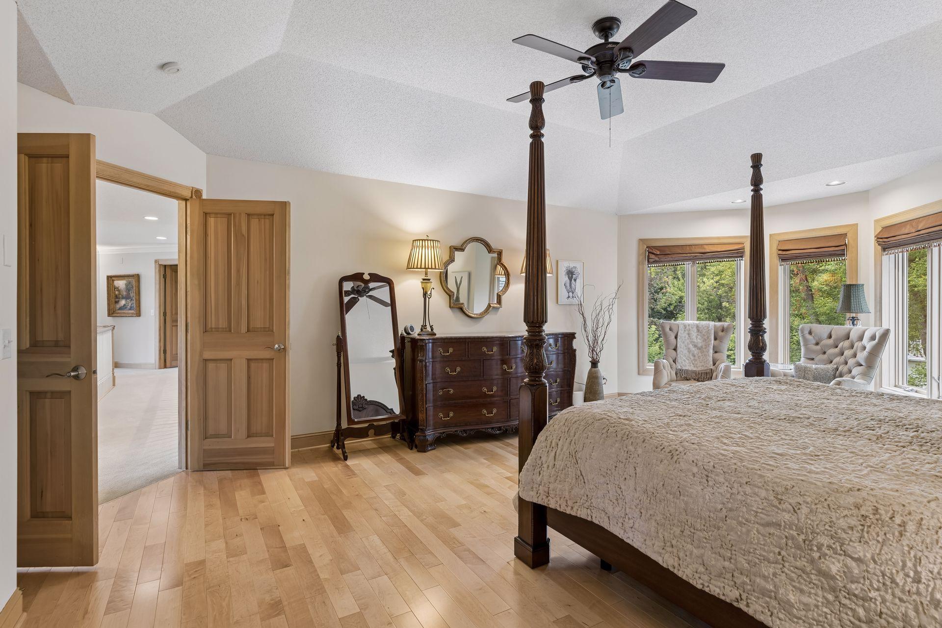 Primary suite with 2 closets