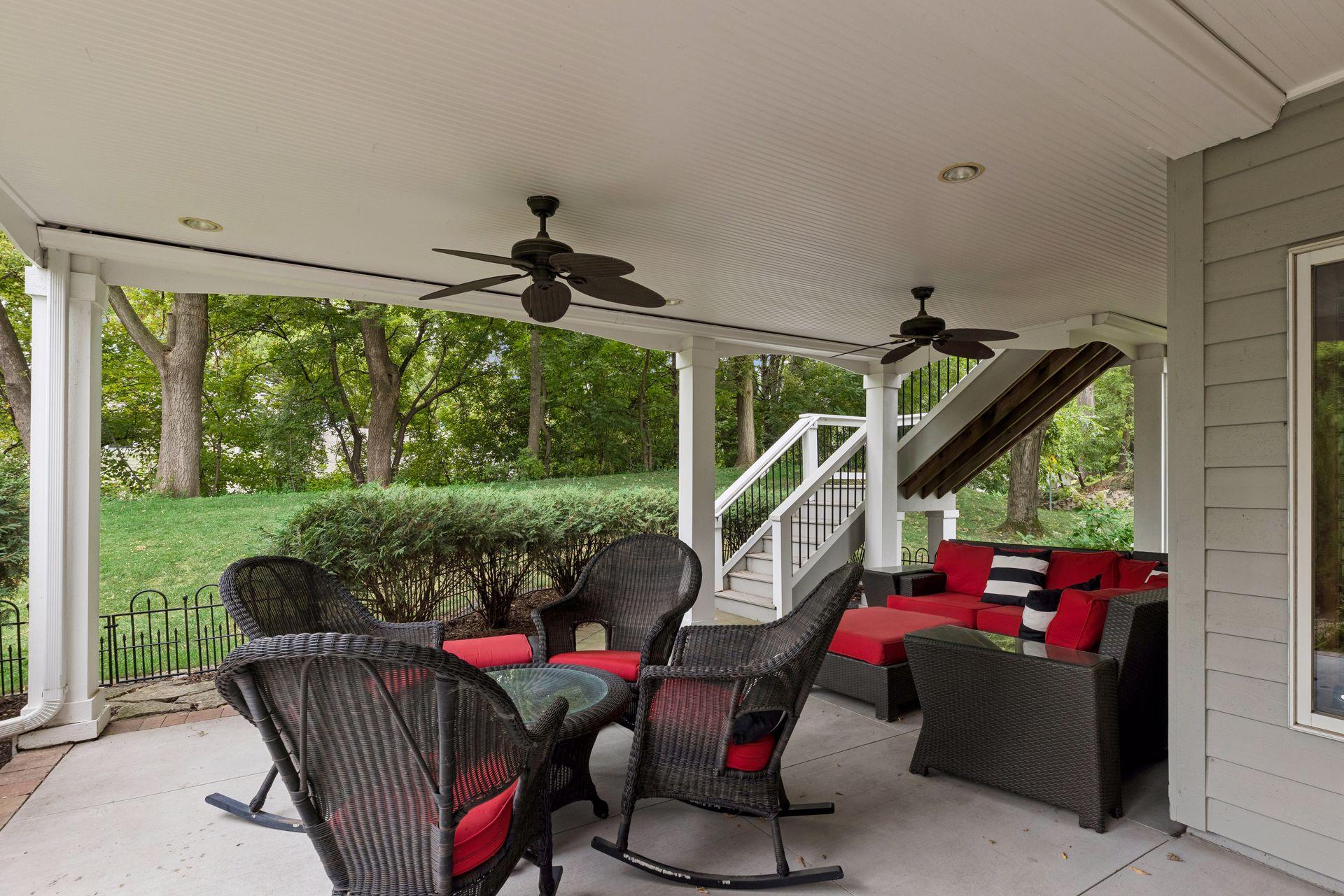 Under deck to enjoy your private space