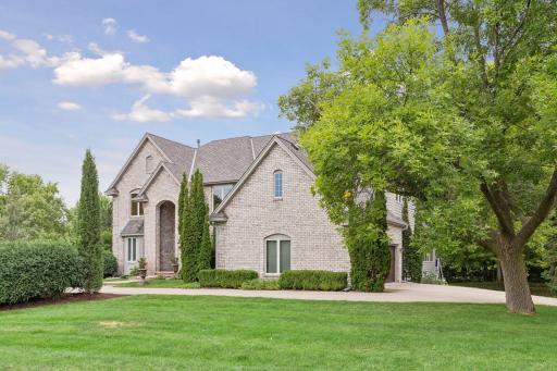 5 bedroom, 5 bath home in Minnetonka schools