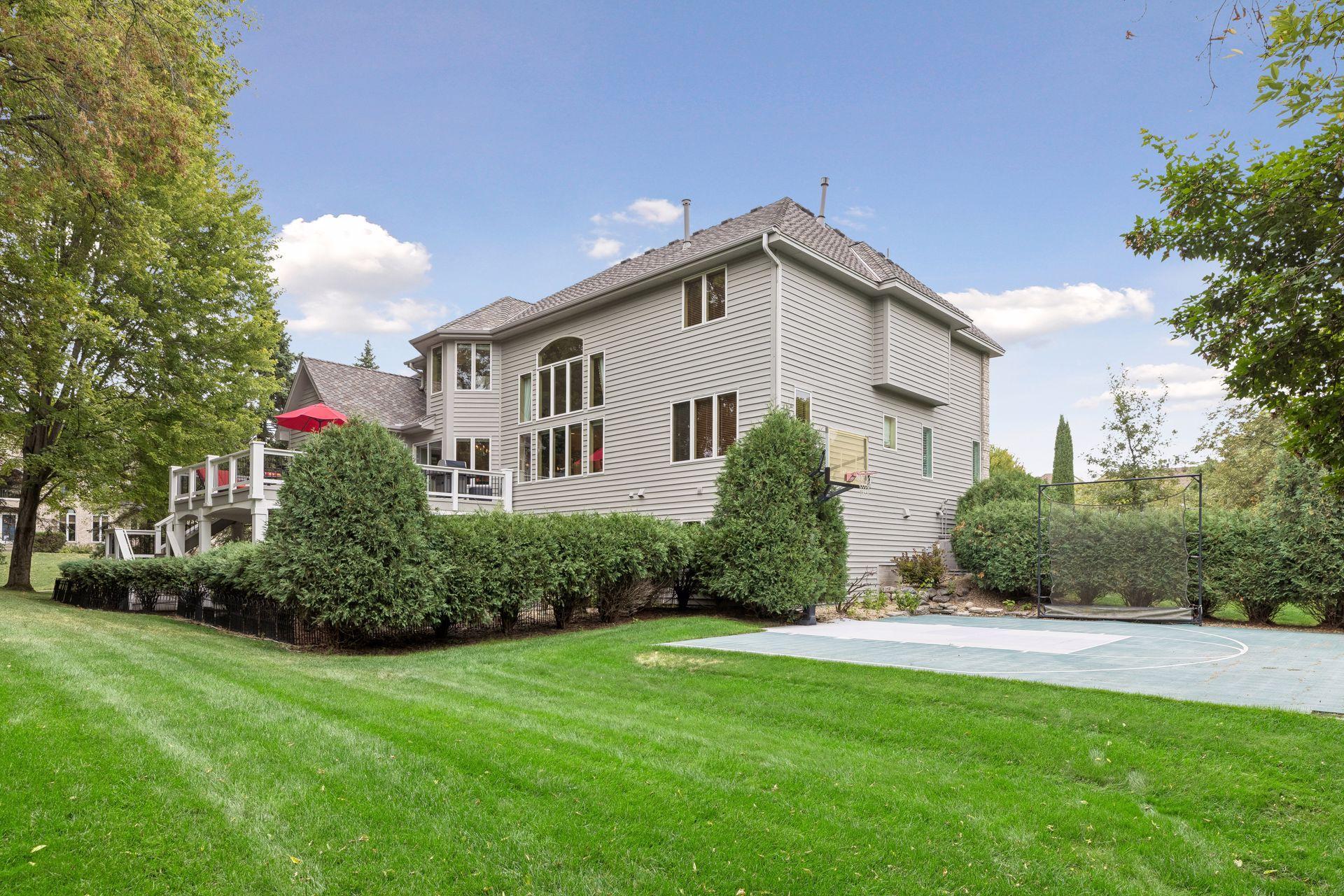 Large yard for a pool and enjoy sport court area