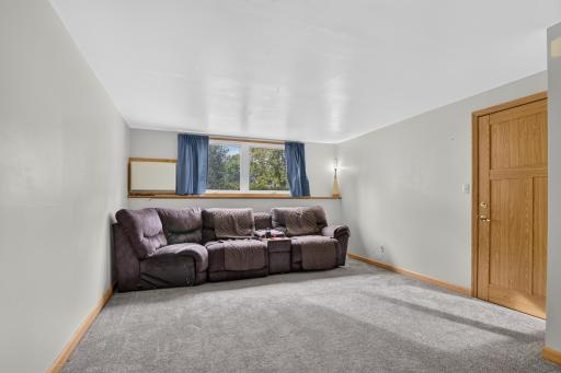 224 5th Avenue NE, 8, Valley City, ND 58072
