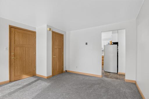 224 5th Avenue NE, 8, Valley City, ND 58072