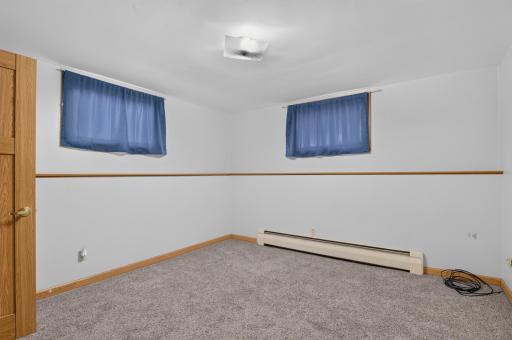 224 5th Avenue NE, 8, Valley City, ND 58072