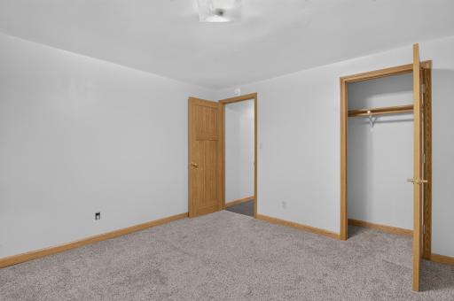 224 5th Avenue NE, 8, Valley City, ND 58072
