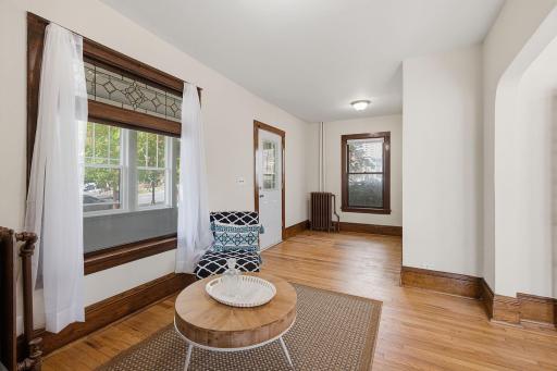 8-web-or-mls-1032_Desoto_St_Saint_Paul_MN_004.jpg