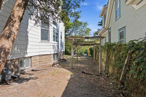 4-web-or-mls-1032_Desoto_St_Saint_Paul_MN_042.jpg