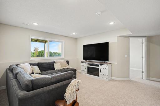 17945 Hidden Creek Trail, Lakeville, MN 55044