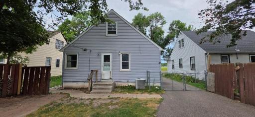 1034 Bidwell Street, Saint Paul, MN 55118