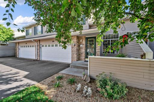 832 Summer Pines Circle, Hudson, WI 54016