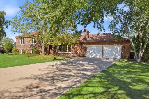 5431 Hilltop Avenue N, Lake Elmo, MN 55042