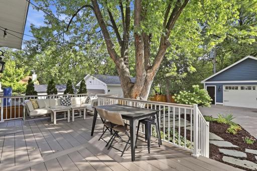 Outdoor living & dining room