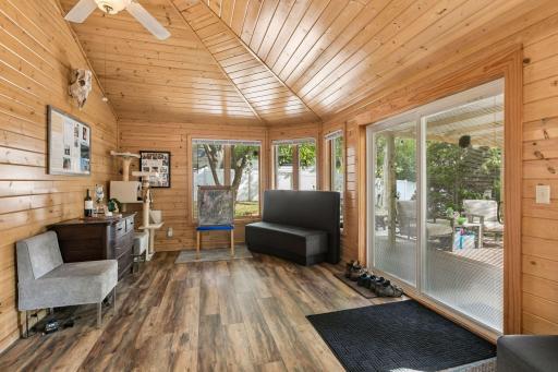 2230 Decatur Avenue N, Golden Valley, MN 55427