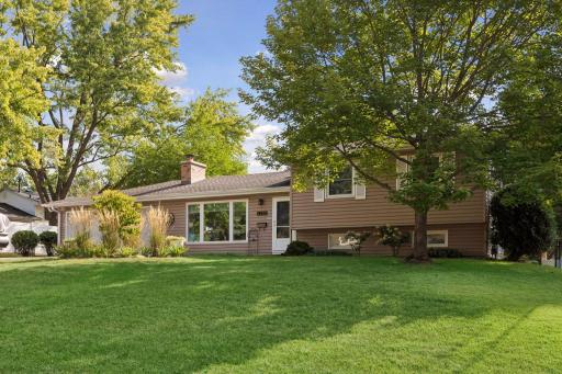 2230 Decatur Avenue N, Golden Valley, MN 55427