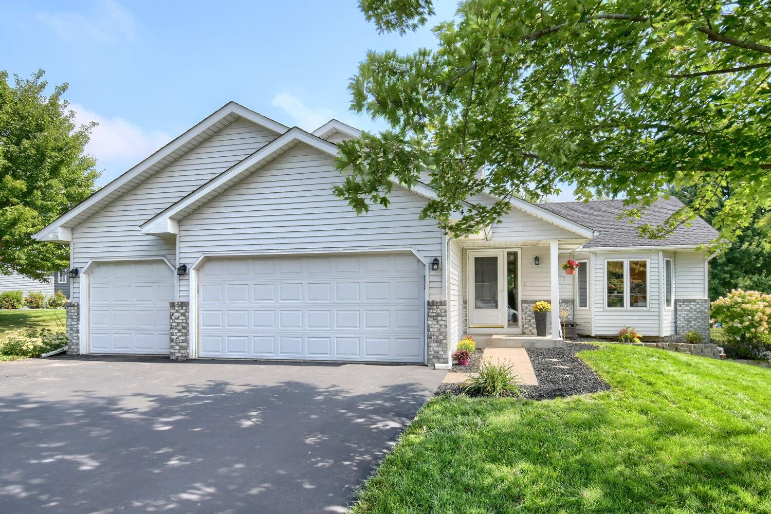 Property photo for 224 Pendryn Hill Bay, Woodbury, MN 55125