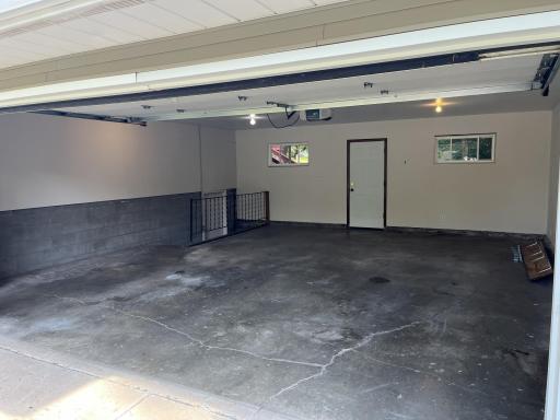 Garage..jpg